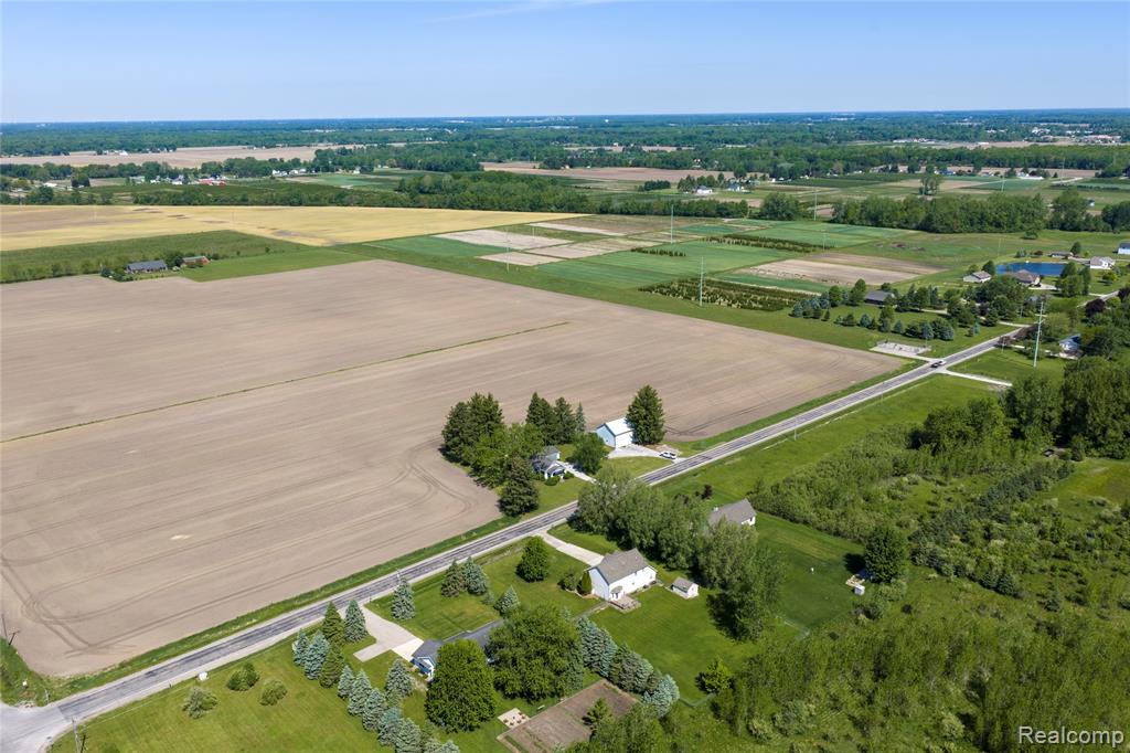 2900 South Miller Road Saginaw, MI 48609 - Photo 1 of 30