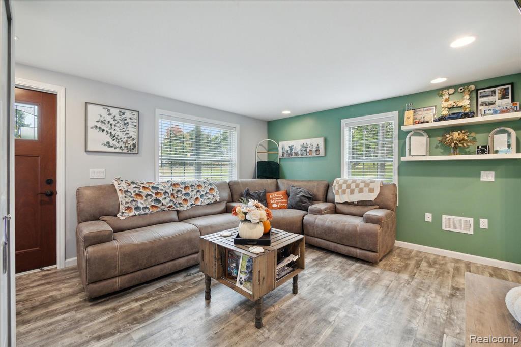 6149 Waldon Road Clarkston, MI 48346 - Photo 6 of 33