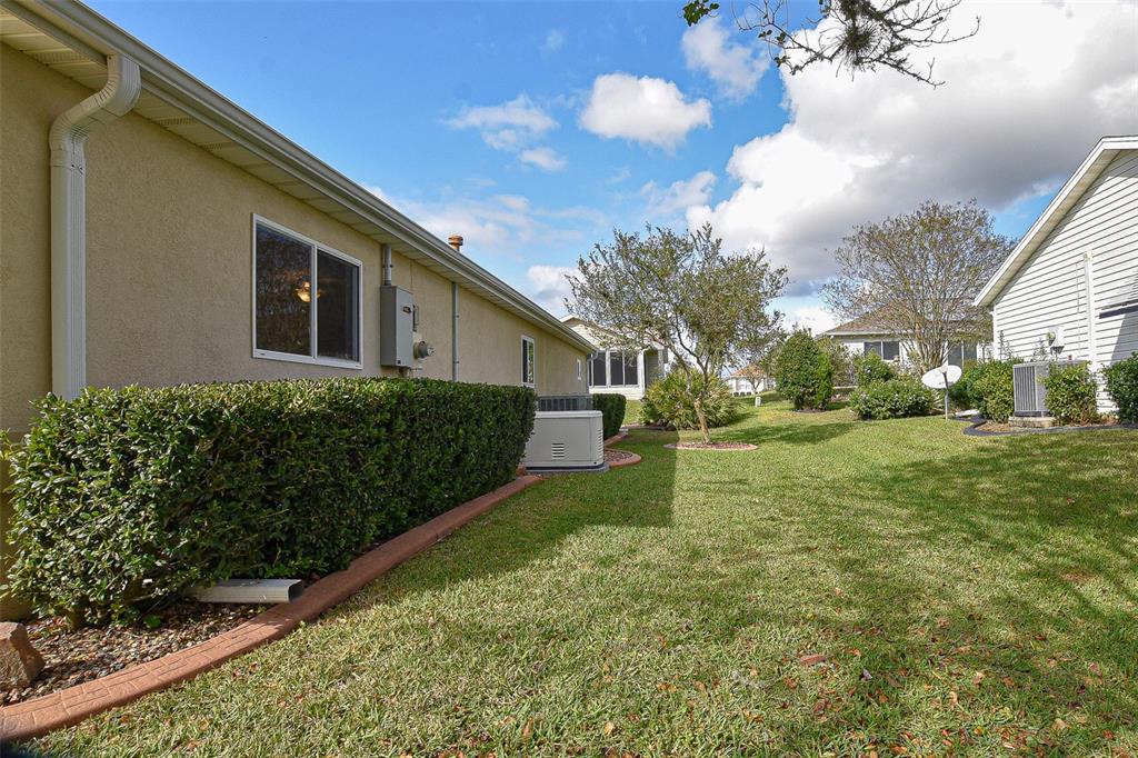 9033 Southeast 135th Loop Summerfield, FL 34491 - Photo 7 of 83