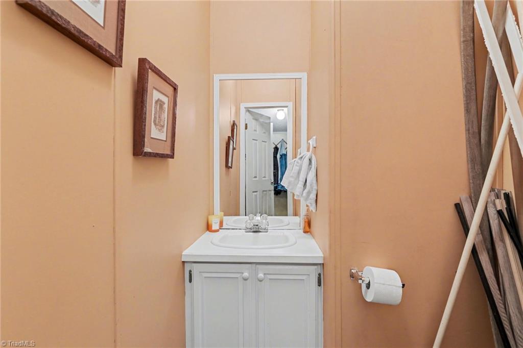 1369 Brims Grove Road Pinnacle, NC 27043 - Photo 14 of 37