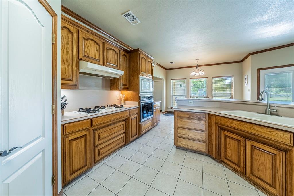 1502 Farm To Market 113 Weatherford, TX 76088 - Photo 6 of 40