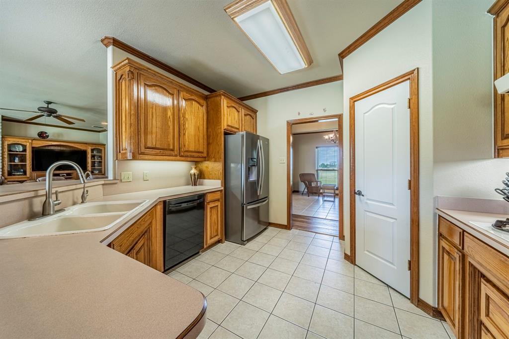 1502 Farm To Market 113 Weatherford, TX 76088 - Photo 8 of 40