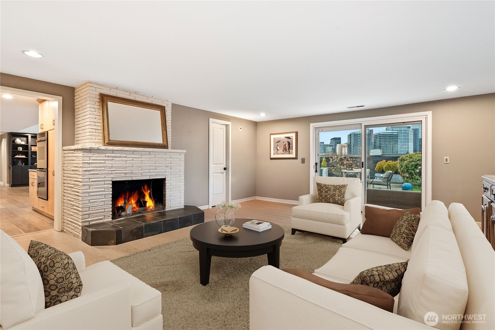 9829 Hilltop Road Bellevue, WA 98004 - Photo 16 of 39