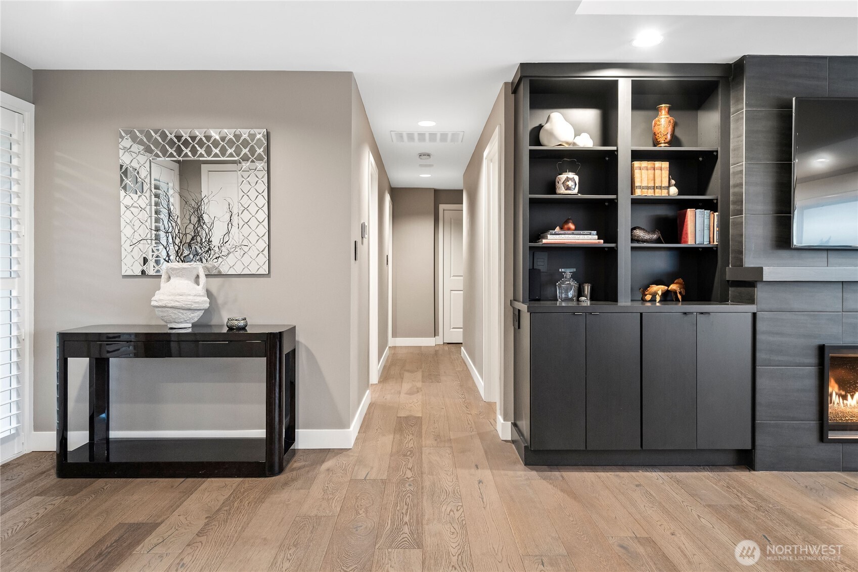 9829 Hilltop Road Bellevue, WA 98004 - Photo 20 of 39