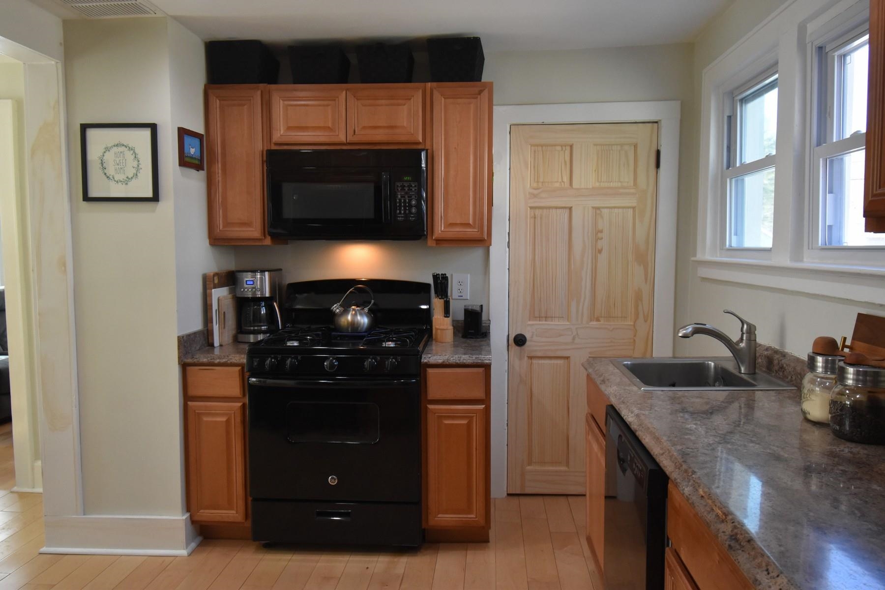 162 Baxter Street Rutland, VT 05701 - Photo 5 of 35 Gallery Image 5