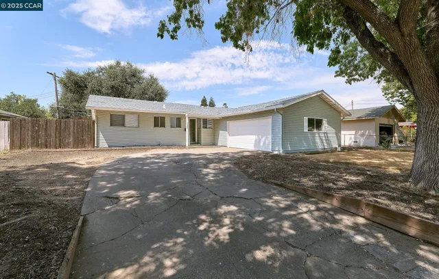 $399,950 | 7524 Schreiner Street, Sacramento, CA 95822