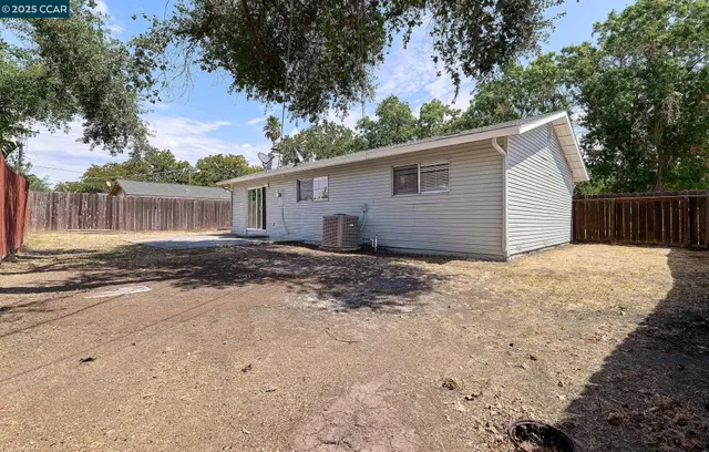 $399,950 | 7524 Schreiner Street, Sacramento, CA 95822