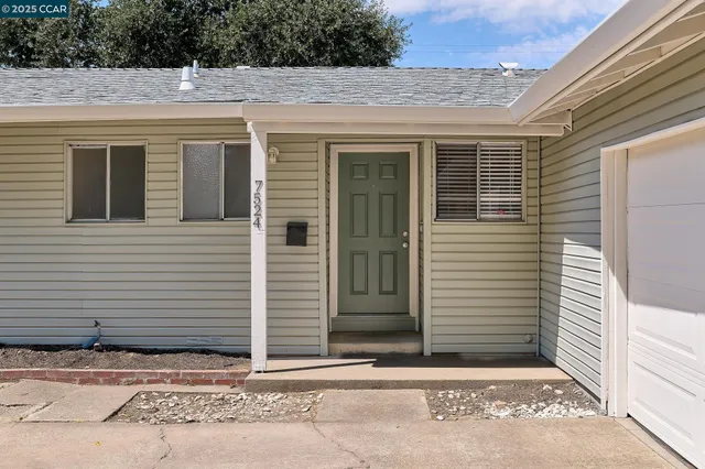 $399,950 | 7524 Schreiner Street, Sacramento, CA 95822