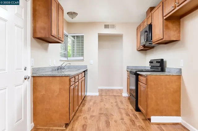 $399,950 | 7524 Schreiner Street, Sacramento, CA 95822