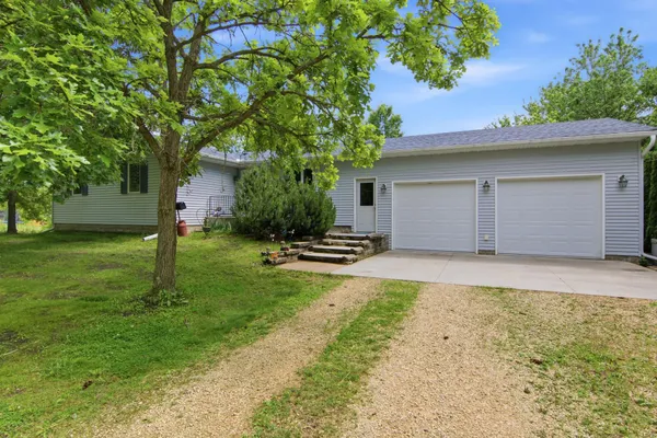 $349,900 | 15381 670th Street, Wabasha, MN 55981