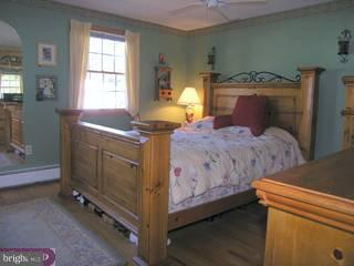 551 Winchester Road Warminster, PA 18974 - Photo 4 of 6 Gallery Image 4