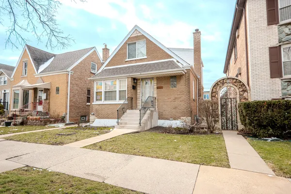 $479,900 | 2912 North 74th Avenue, Elmwood Park, IL 60707
