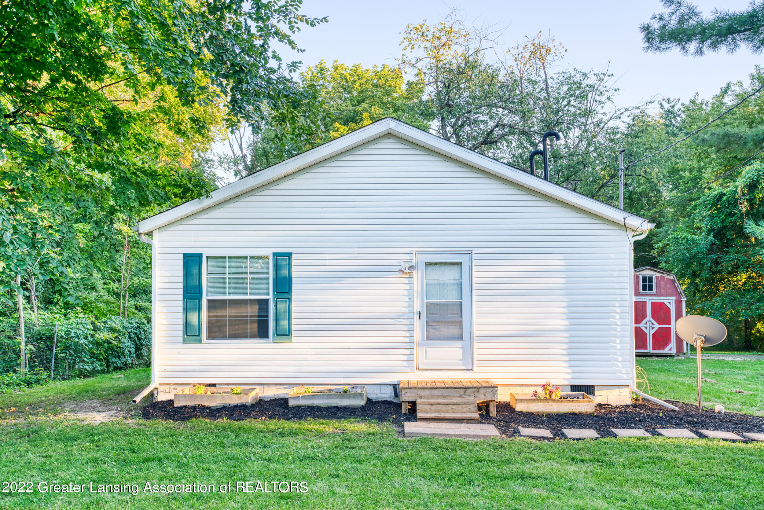 937 Pierce Road Lansing, MI 48910 - Photo 1 of 20 Main Photo