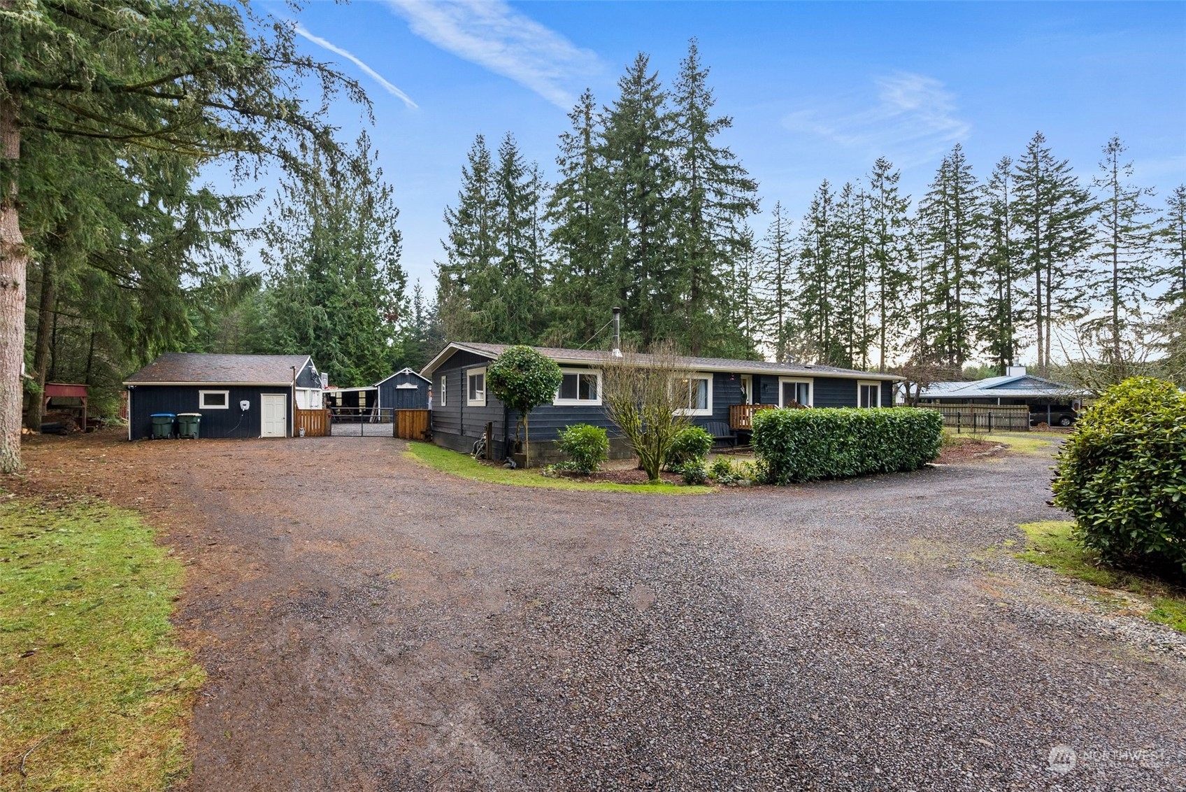 454 Harmon Road, Unit 11 Chehalis, WA 98532 - Photo 2 of 28 a front view of a house with garden
