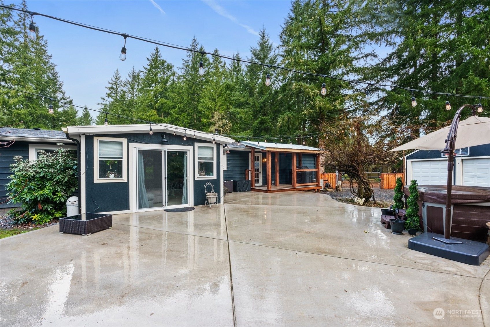 454 Harmon Road, Unit 11 Chehalis, WA 98532 - Photo 23 of 28 a house with trees in front of it