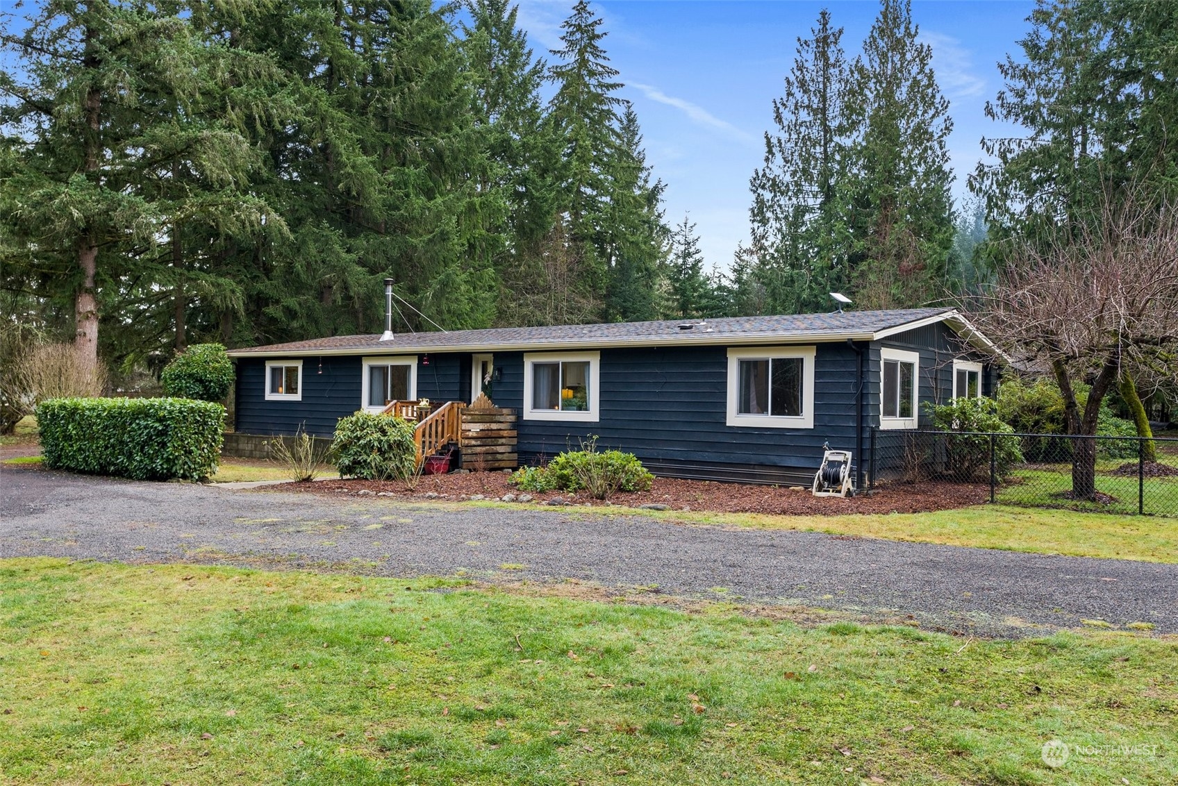 454 Harmon Road, Unit 11 Chehalis, WA 98532 - Photo 26 of 28 a front view of house with yard and green space