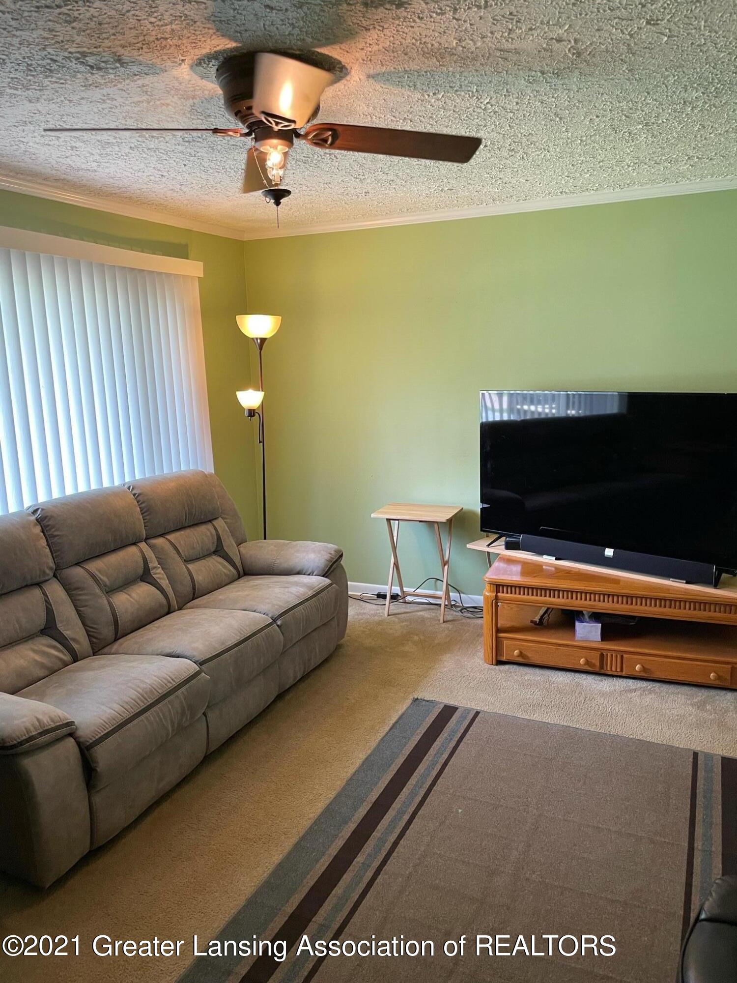 5930 Hughes Road Lansing, MI 48911 - Photo 7 of 9 Living Room