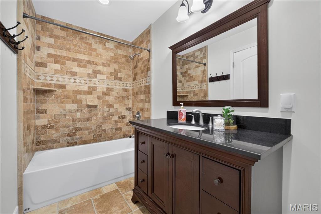 1821 Topping Road St. Louis, MO 63131 - Photo 37 of 86 Gallery Image 37