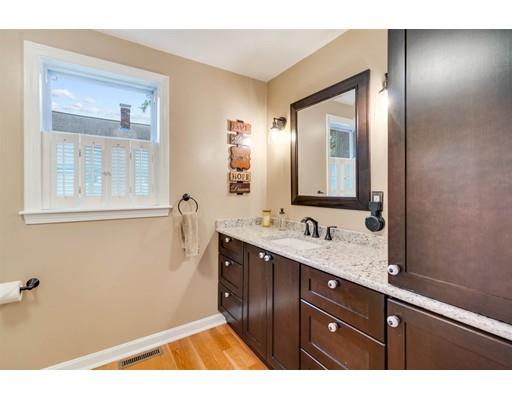 26 Taylor Point Road Pembroke, MA 02359 - Photo 8 of 37 Gallery Image 8