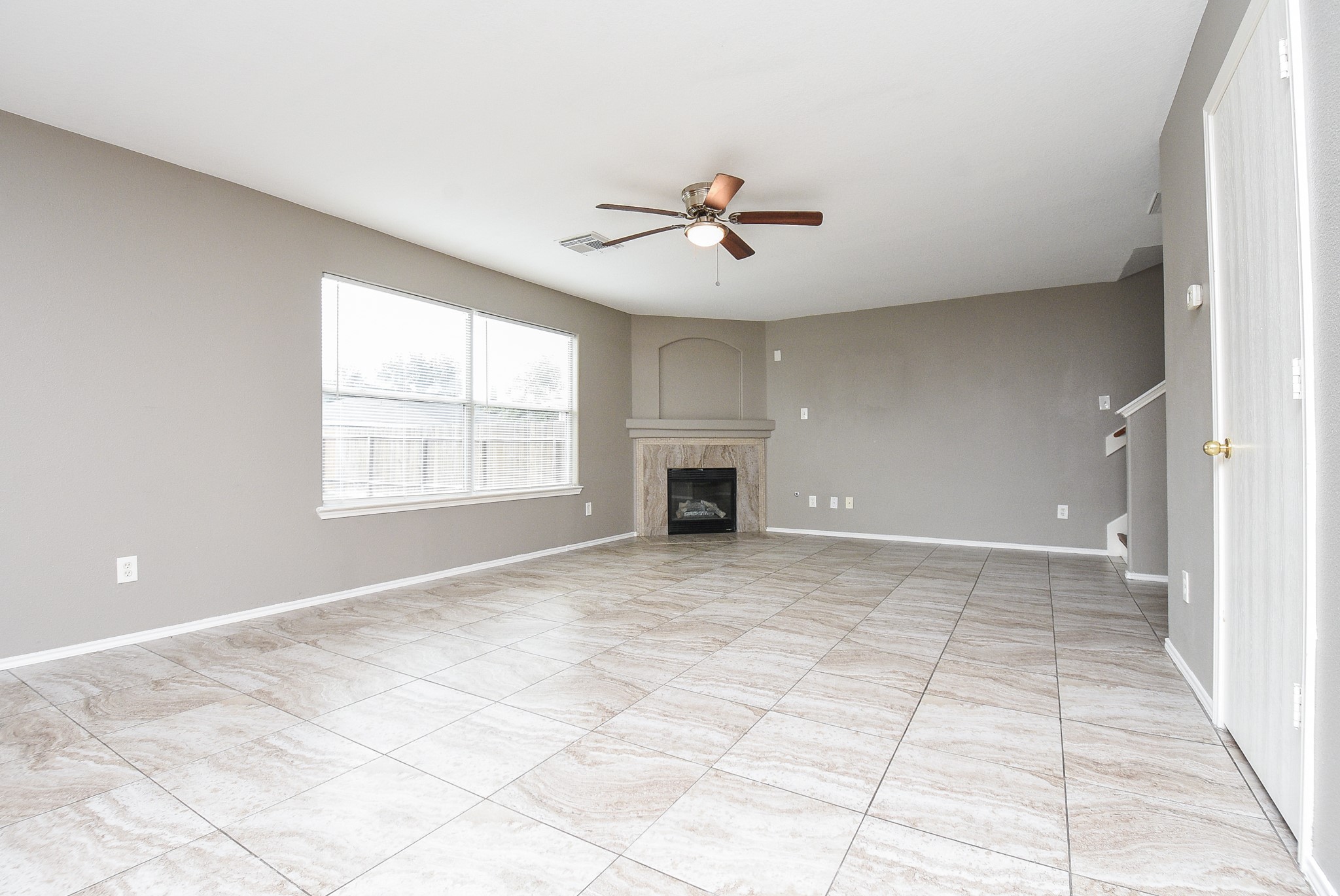 642 Kiley Drive Houston, TX 77073 - Photo 12 of 24 a view of an empty room with a window