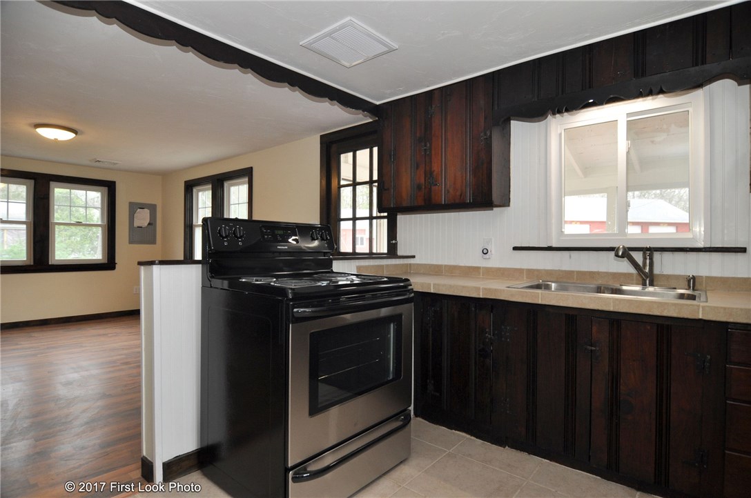 173 Mishnock Road West Greenwich, RI 02817 - Photo 9 of 26 Gallery Image 9