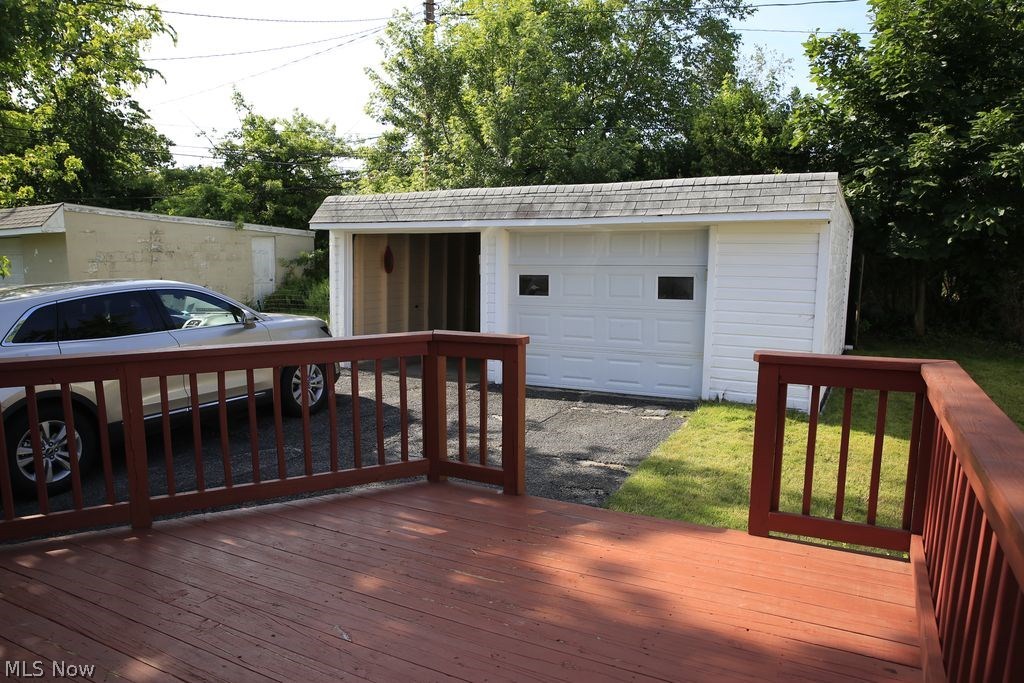 4198 Lambert Road Cleveland, OH 44121 - Photo 17 of 22