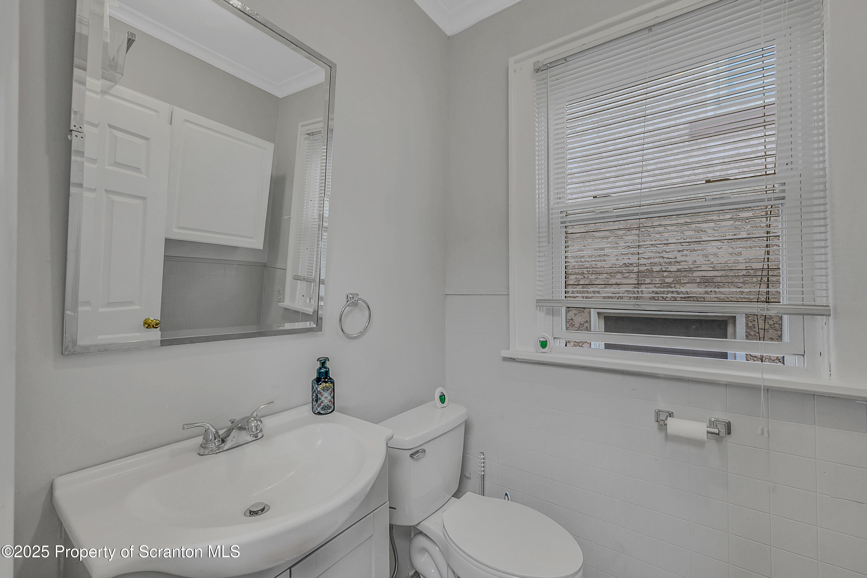 931-933 Richmont Street Scranton, PA 18509 - Photo 10 of 25 Richmont_-15