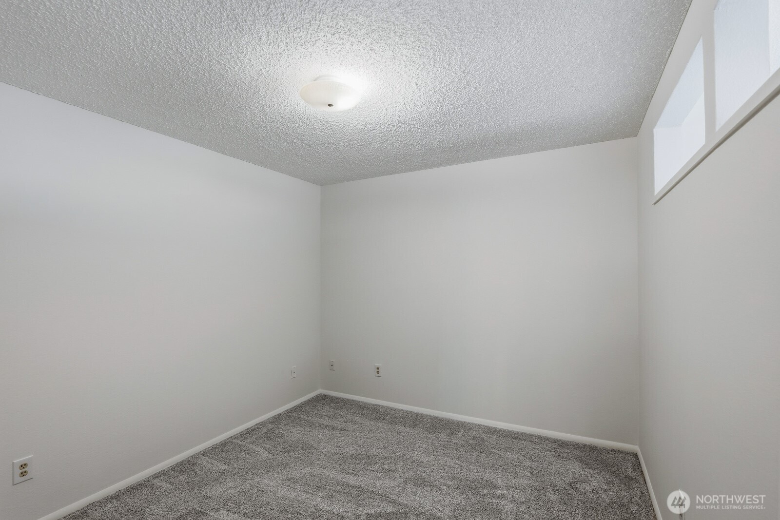 335 Heather Road, Unit 202 Everett, WA 98203 - Photo 16 of 31