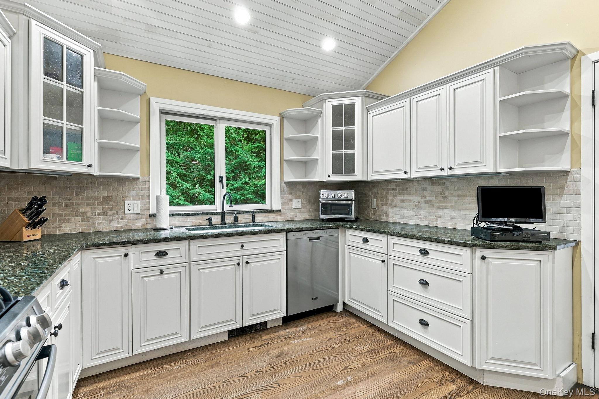 92 Mitchell Road Somers, NY 10589 - Photo 14 of 46 Gallery Image 14