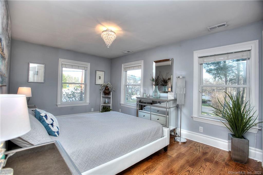 1939 Bronson Road Fairfield, CT 06824 - Photo 18 of 29