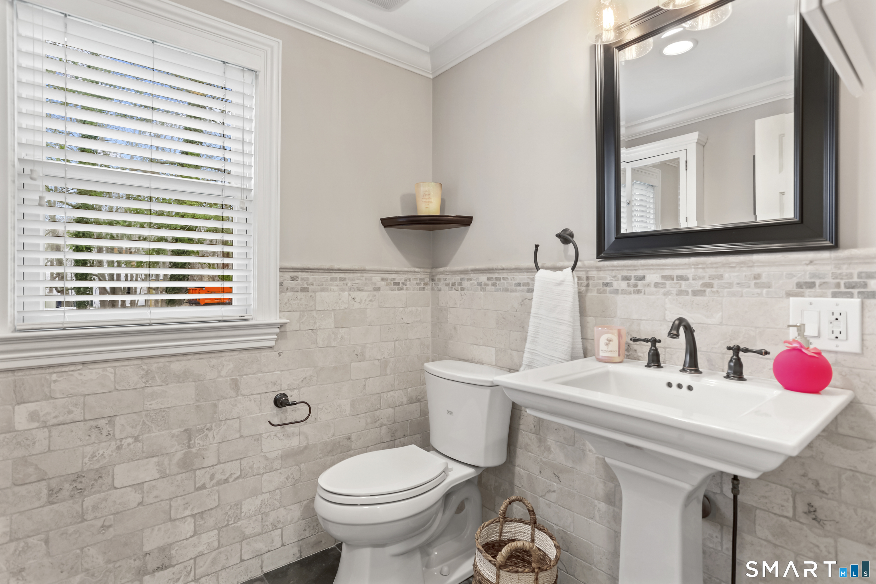 1939 Bronson Road Fairfield, CT 06824 - Photo 20 of 29