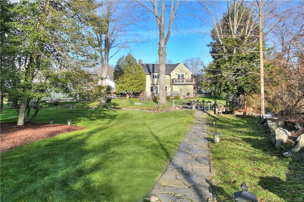 1939 Bronson Road Fairfield, CT 06824 - Photo 2 of 29