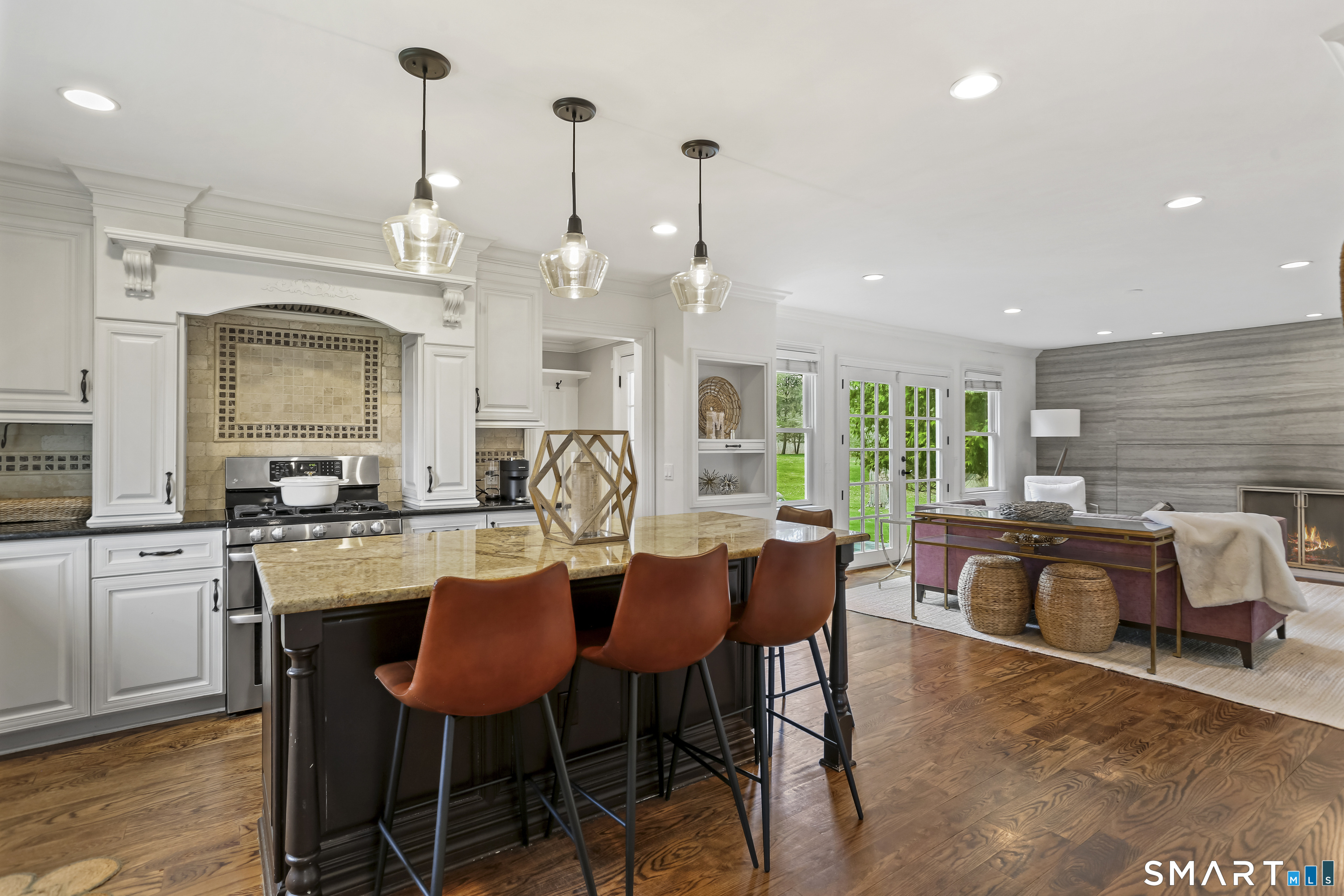 1939 Bronson Road Fairfield, CT 06824 - Photo 5 of 29