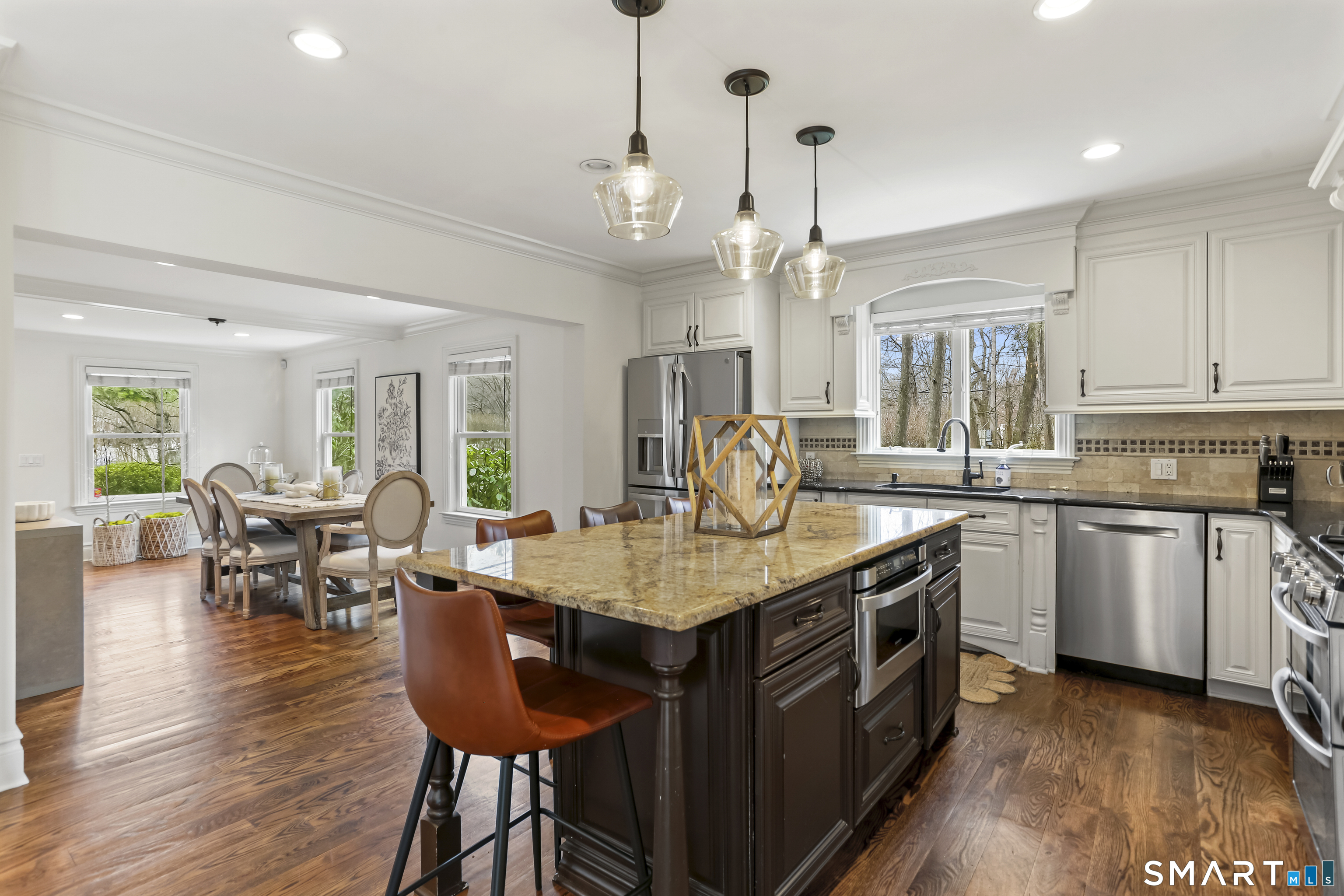 1939 Bronson Road Fairfield, CT 06824 - Photo 7 of 29