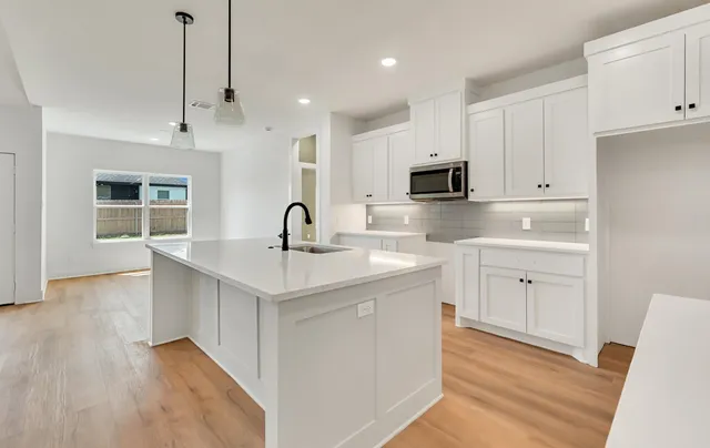 $380,000 | 9900 Ridings Drive, Waco, TX 76708