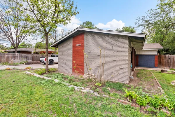 $1,495 | 5803 Wellington Drive, Unit B, Austin, TX 78723