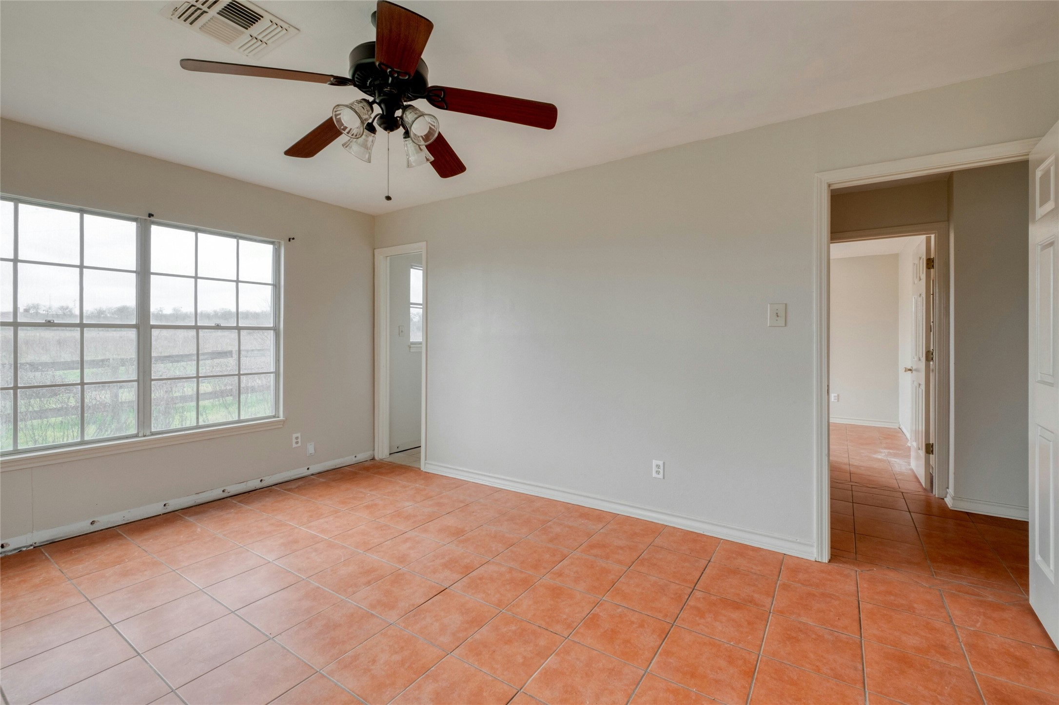 103 Robin Lane Luling, TX 78648 - Photo 20 of 40