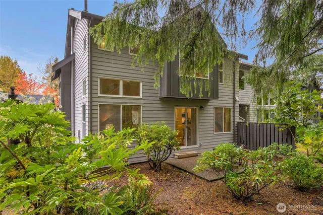 $794,845 | 3748 257th Avenue Southeast, Sammamish, WA 98029