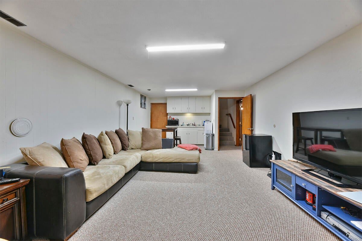 460 Wilson Road Ashland, OR 97520 - Photo 23 of 40 23