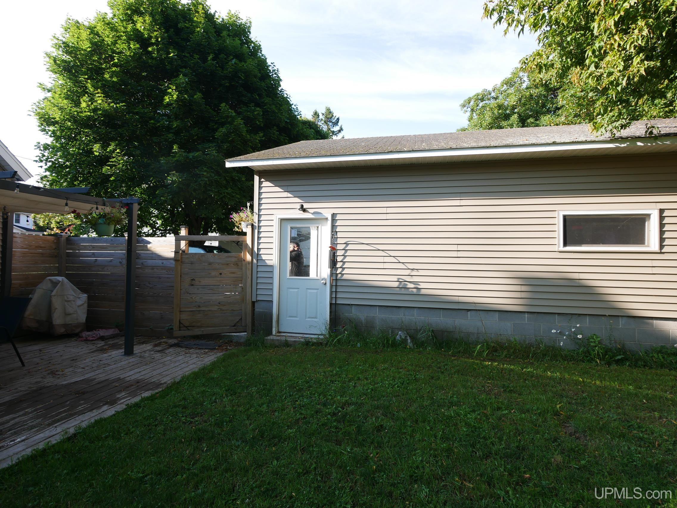237 Kearsarge Street Calumet, MI 49913 - Photo 68 of 79