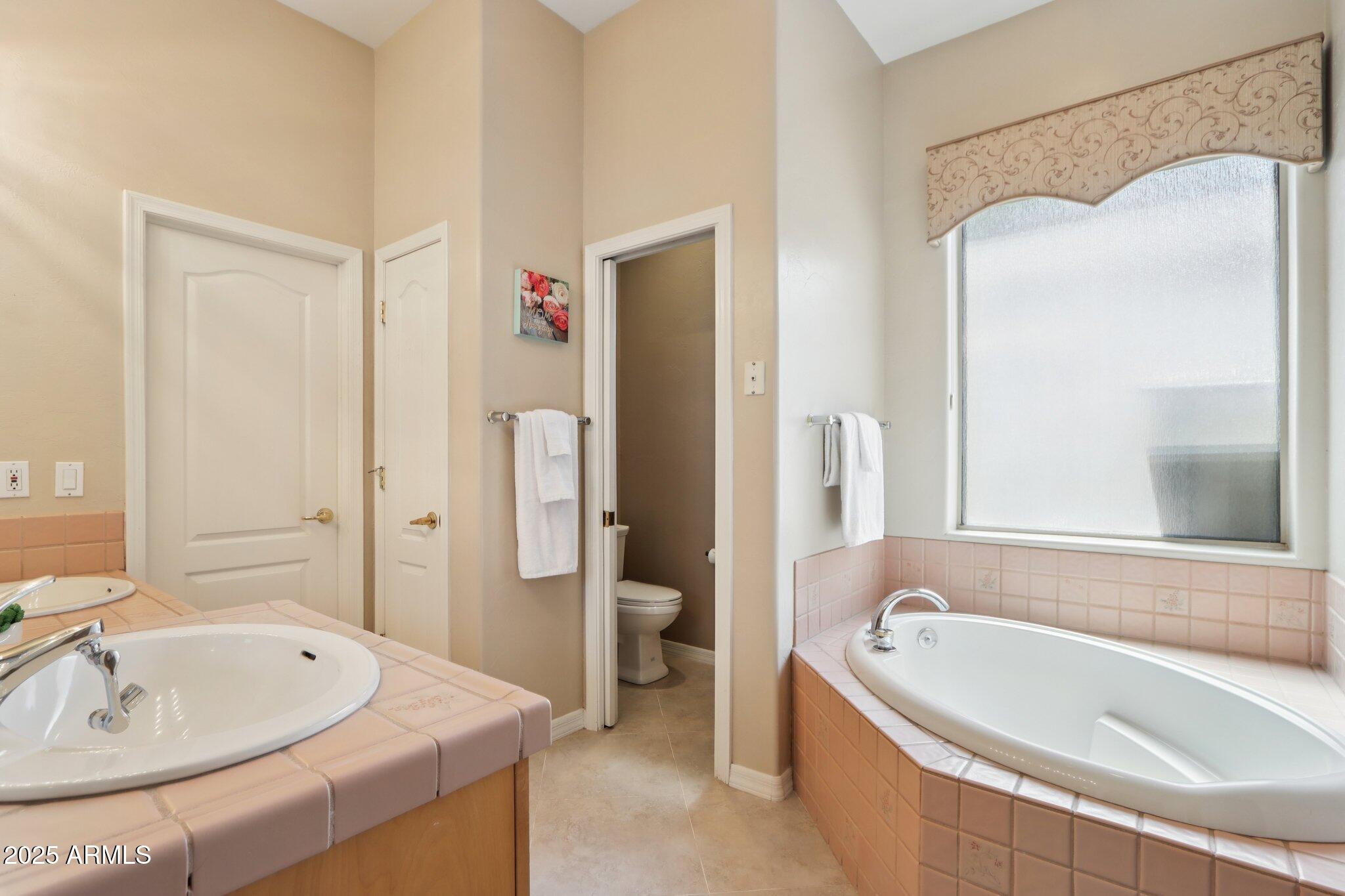 4815 West Saddlehorn Road Phoenix, AZ 85083 - Photo 19 of 40 Primary Bathroom