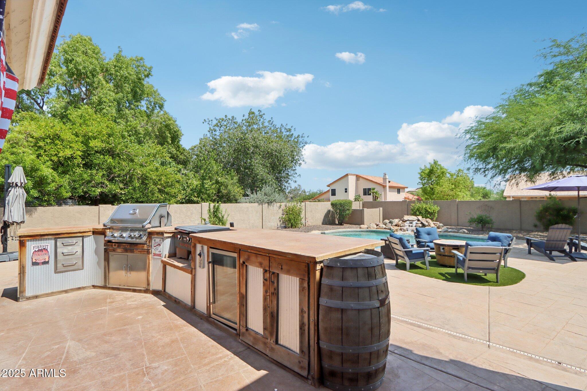 4815 West Saddlehorn Road Phoenix, AZ 85083 - Photo 31 of 40 Outdoor Bar and Grill