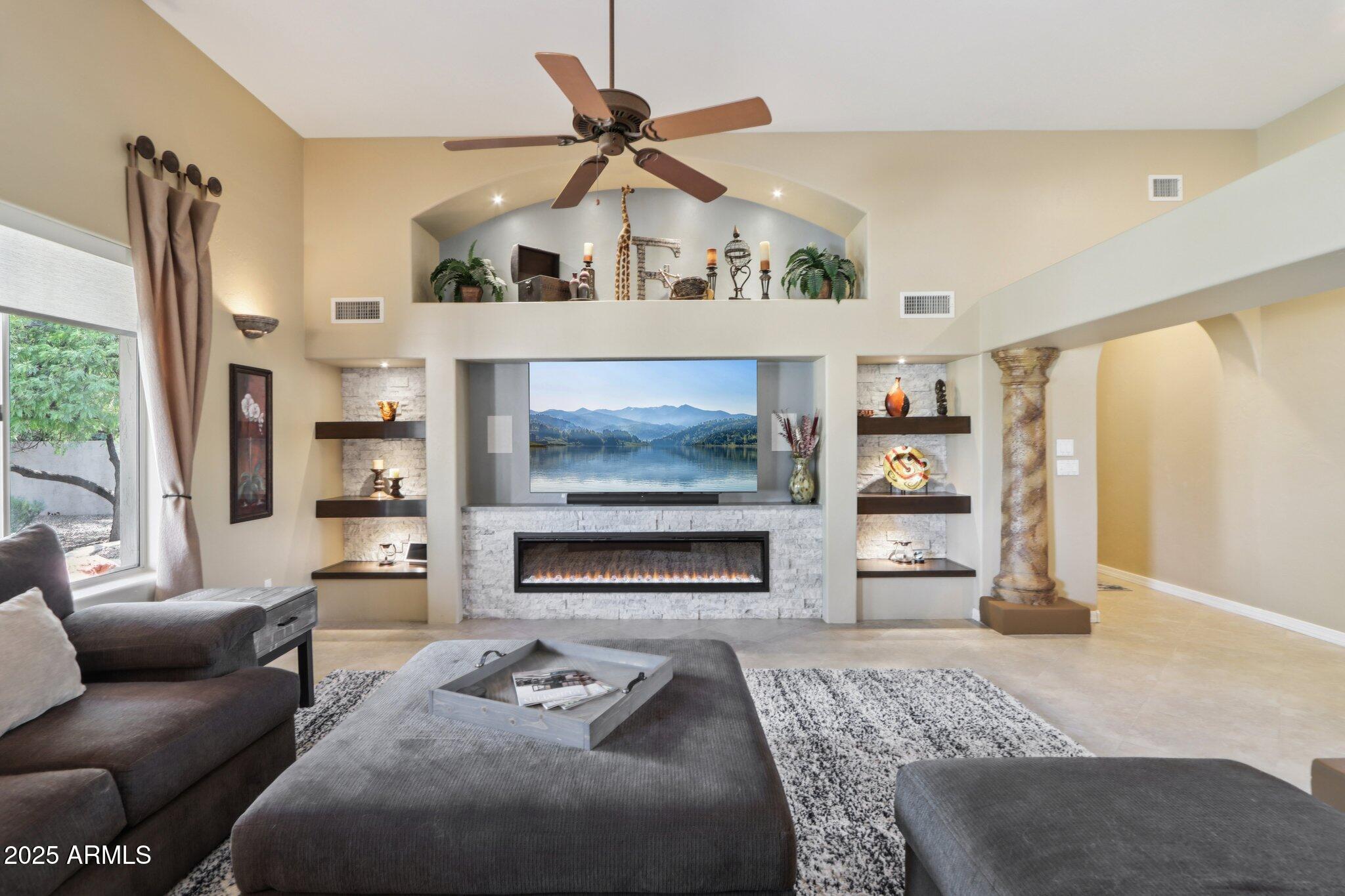 4815 West Saddlehorn Road Phoenix, AZ 85083 - Photo 6 of 40 Living Room