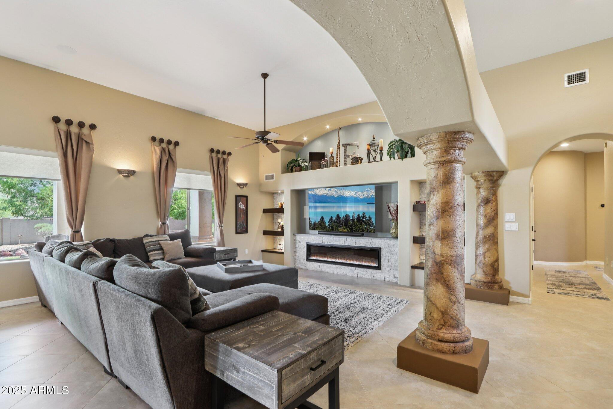 4815 West Saddlehorn Road Phoenix, AZ 85083 - Photo 7 of 40 Living Room