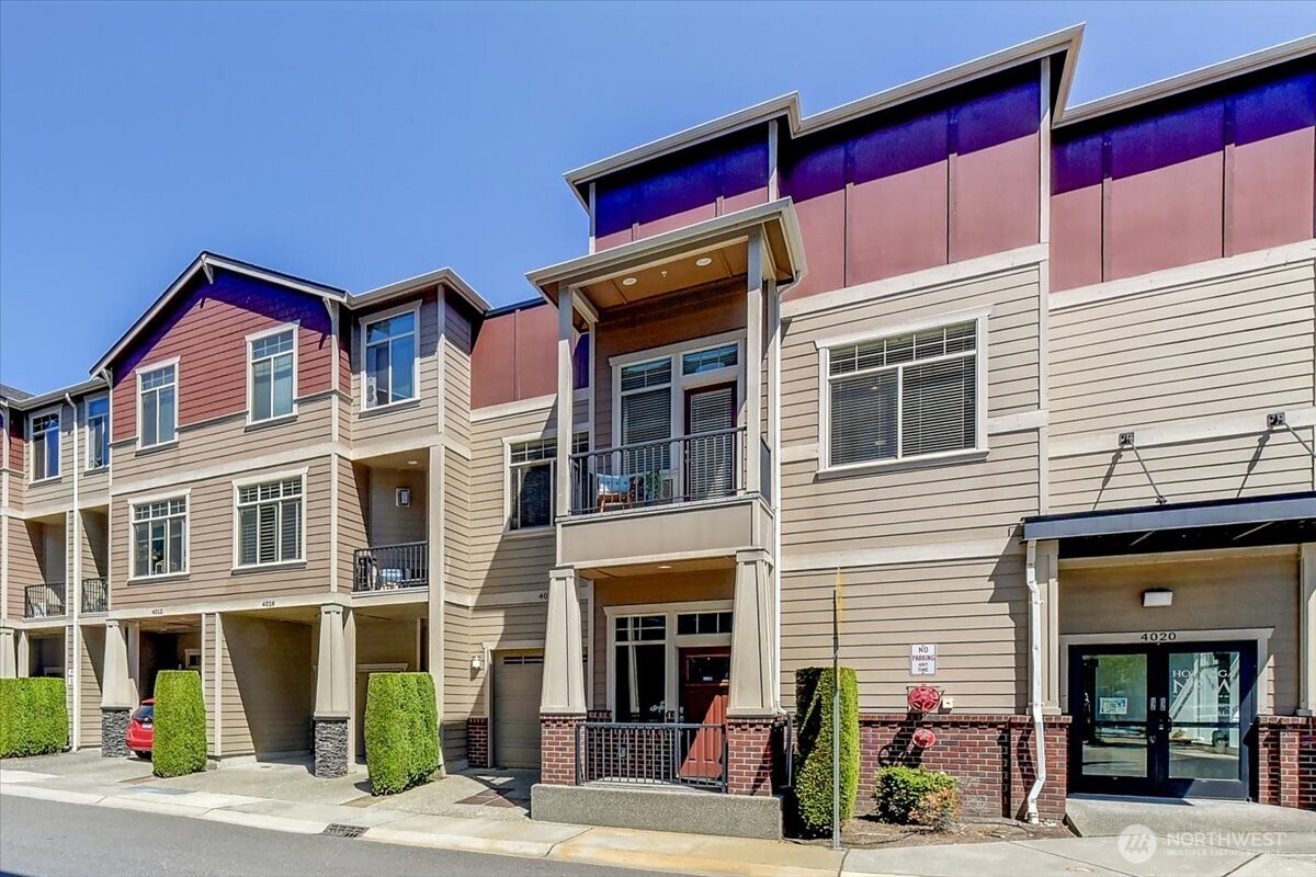 4020 Northeast 3rd Place, Unit B Renton, WA 98056 - Photo 1 of 28