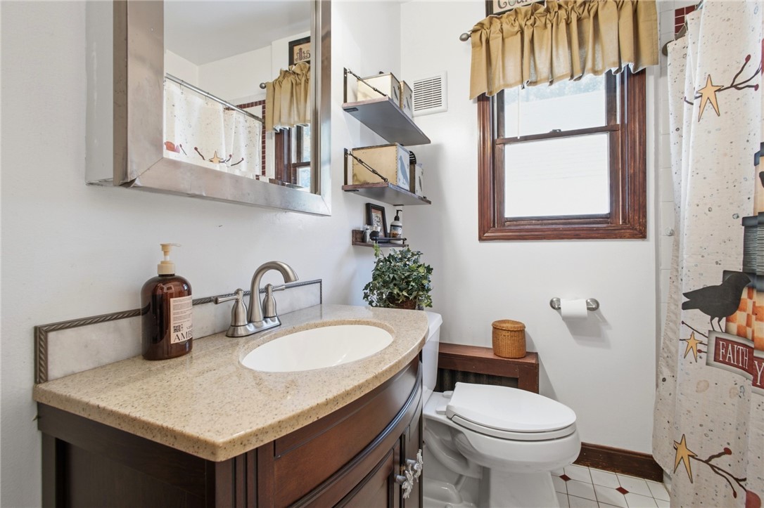 55 Edison Street Warwick, RI 02889 - Photo 12 of 28