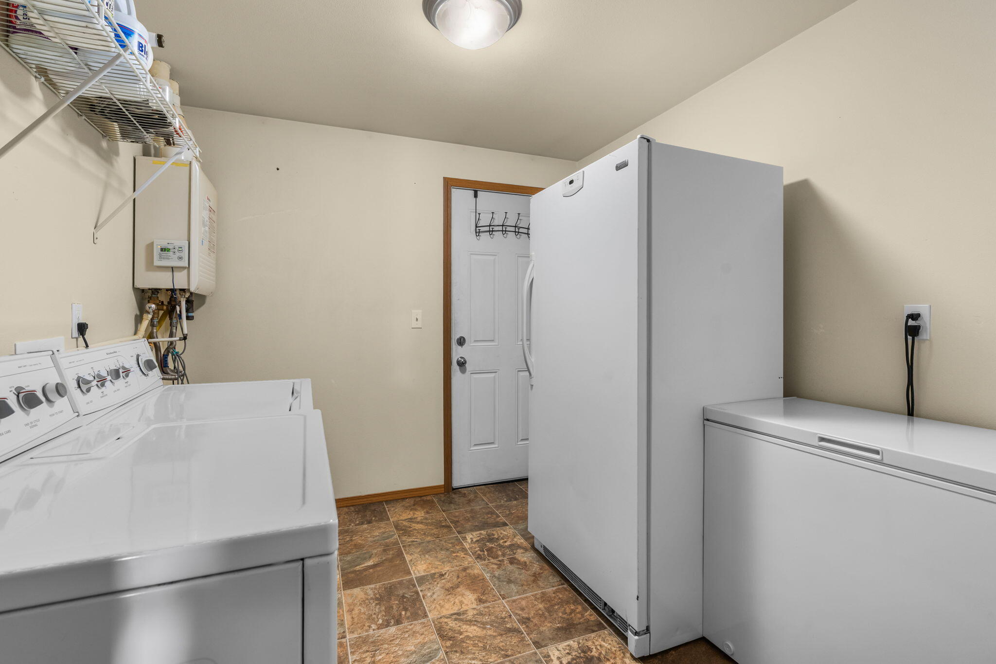 26291 Willard Road Bend, OR 97701 - Photo 32 of 44 Laundry Room