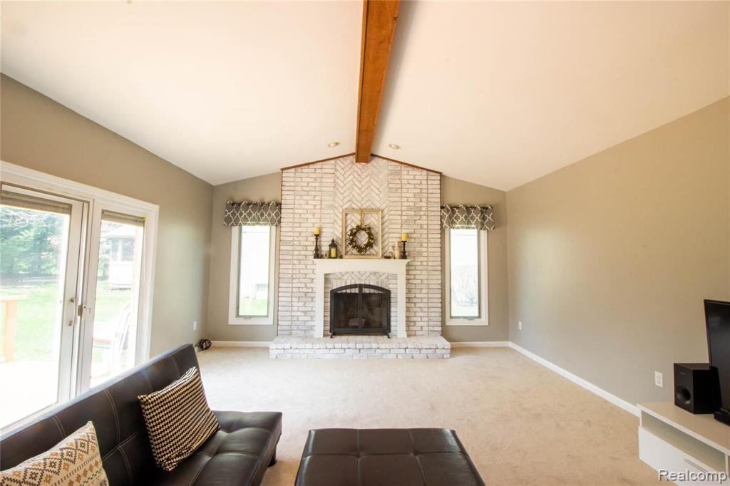 1668 Snowden Circle Rochester Hills, MI 48306 - Photo 3 of 29