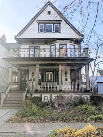 $1,700 | 366 Ashland Avenue, Buffalo, NY 14222