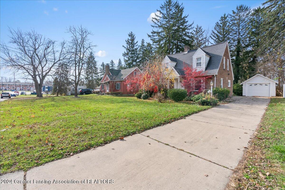 733 Bretton Road Lansing, MI 48917 - Photo 38 of 39 01-Media Jett - 01